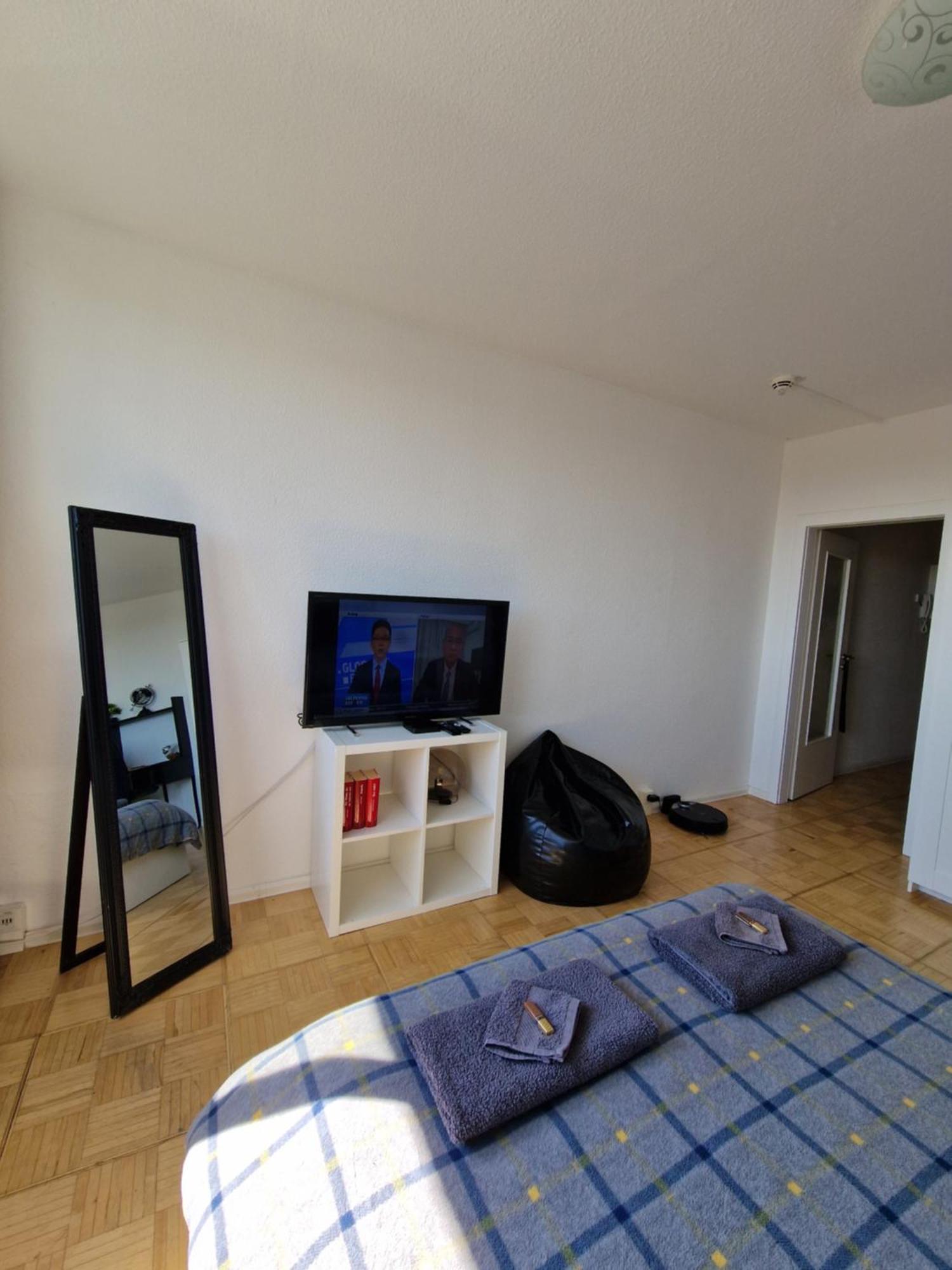 Zentrale Und Komfortable Wohnung Lipsia Esterno foto